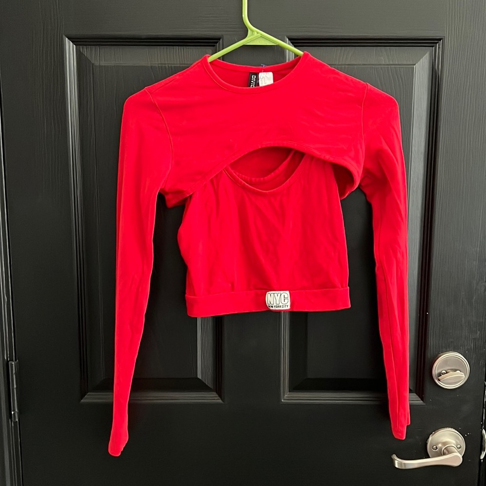 Layered top connected on straps super cool